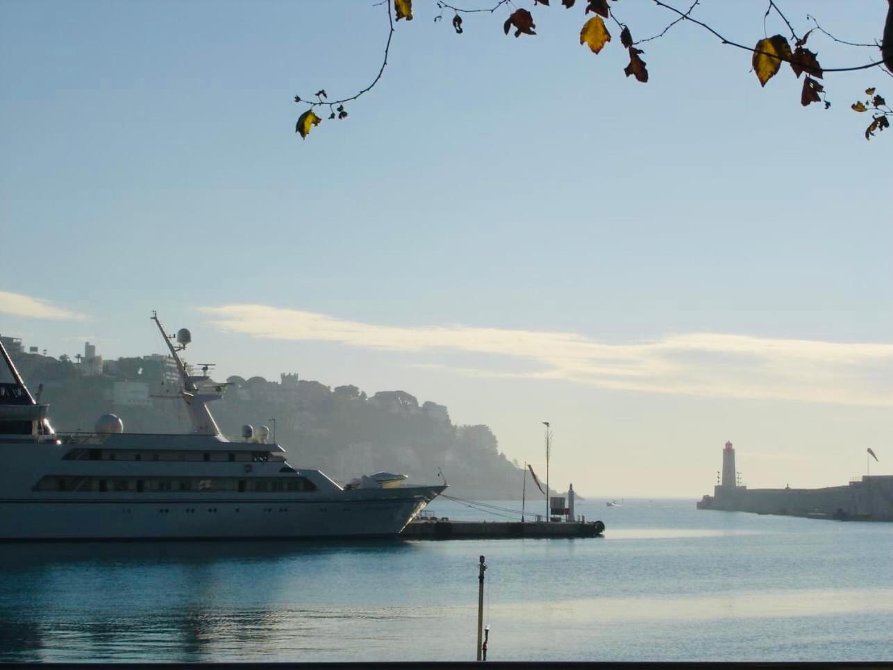 Appartement Charme Mediterraneen Votre Pied A Terre Au Coeur Du Port De Nice